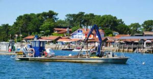 Bateau sur le bassin d’Arcachon au Cap Ferret par une journée ensoleillée